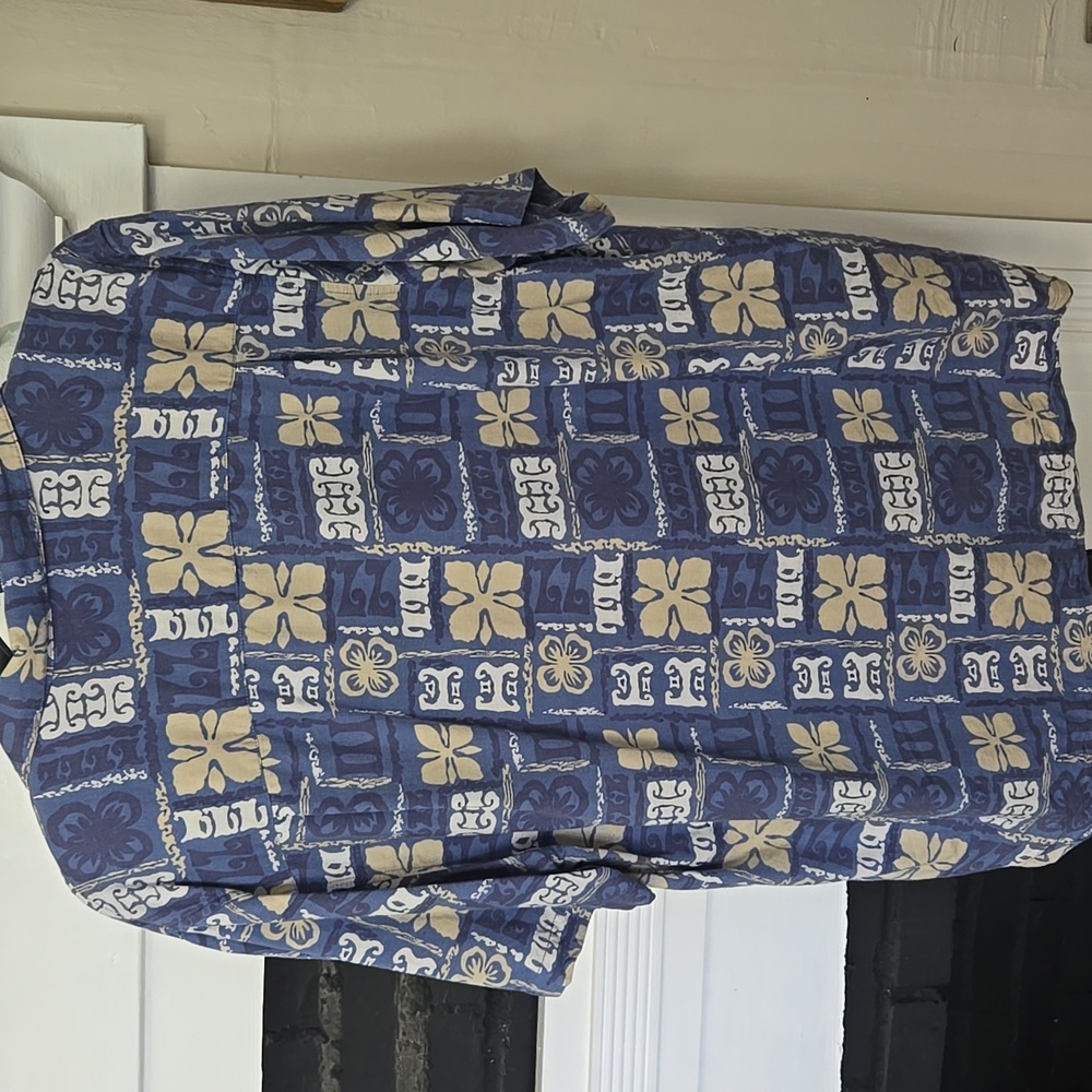 Island Republic Blue and Cream Men's Shirt - Picture 9 of 9